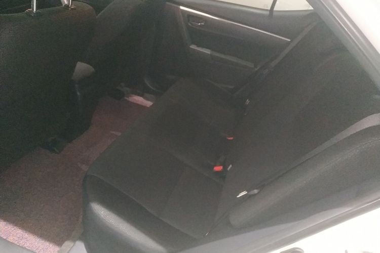 丰田 雷凌 2017款 改款 185T CVT精英版 国V中控内饰7004