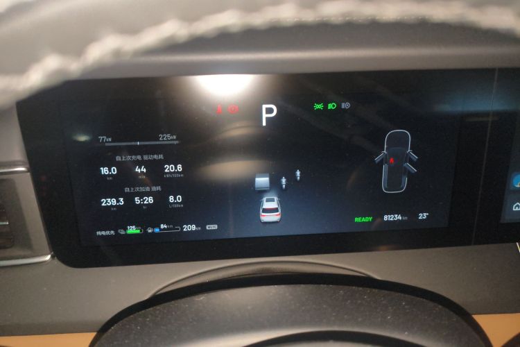 理想汽车 理想ONE 2020款 增程6座版中控内饰14