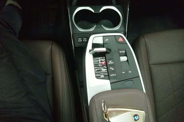 宝马X1 2023款 xDrive25Li X设计套装中控内饰18