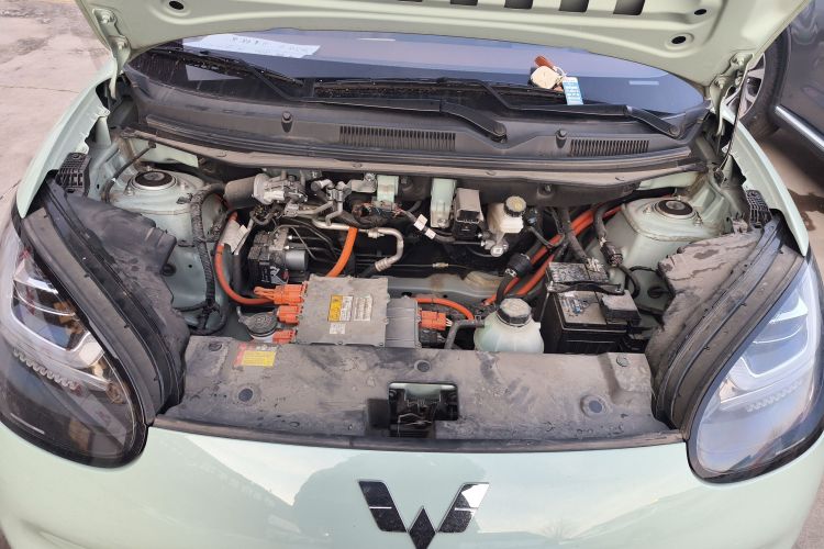 五菱汽车 五菱缤果 2023款 333km 悦享款机舱底盘24