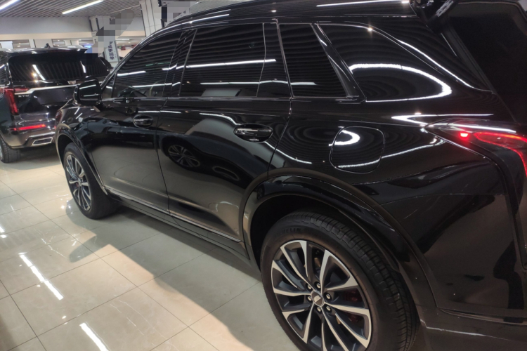 凯迪拉克XT5 2025款 2.0T 尊贵型车身外观4