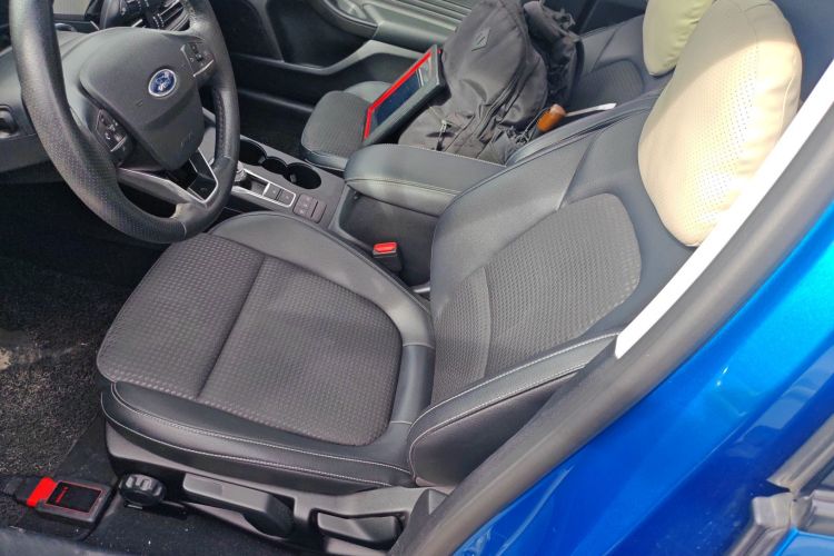 福特 福克斯 2020款 三厢 EcoBoost 180 自动锋潮型中控内饰19