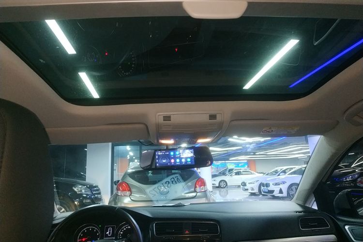 大众 高尔夫 2019款 200TSI DSG舒适进取版 国VI中控内饰22