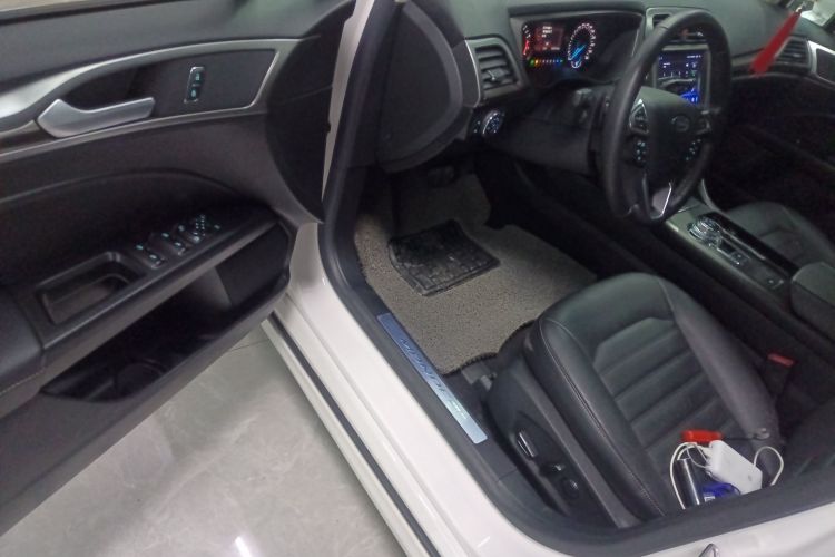 福特 蒙迪欧 2018款 EcoBoost 200 时尚型中控内饰20