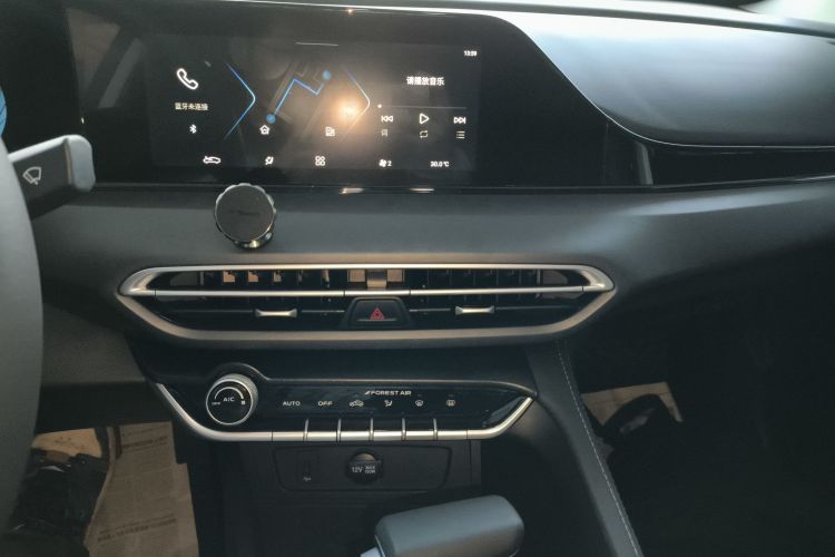 长安 逸动 2022款 PLUS 1.6L GDI CVT豪华型中控内饰16