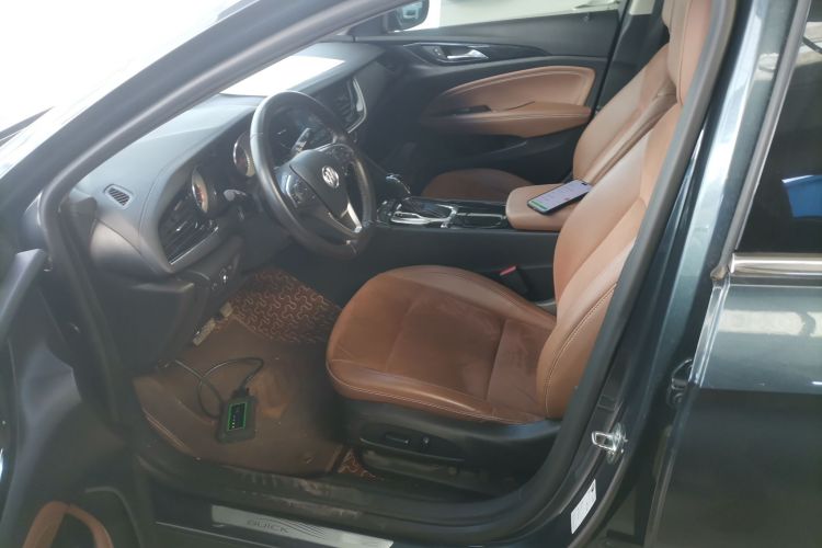 别克 君威 2019款 20T 豪华型 国VI中控内饰19