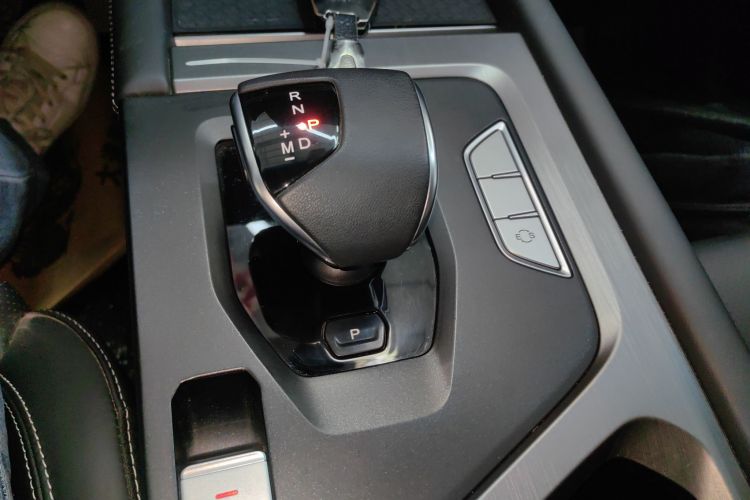 东南DX8S 2022款 1.5T DCT酋长版 7座中控内饰18