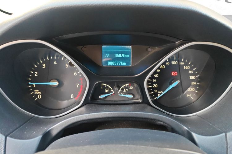 福特 福克斯 2017款 两厢 1.6L 手动舒适型智行版中控内饰14