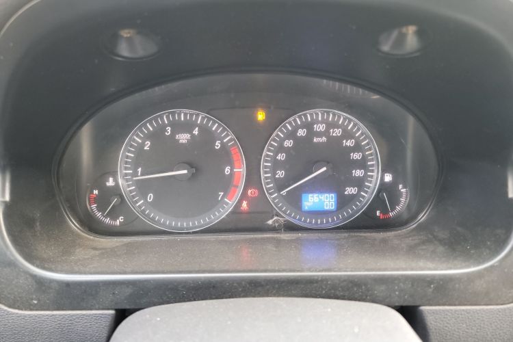 北汽威旺M20 2014款 1.5L实用型BJ415A中控内饰14