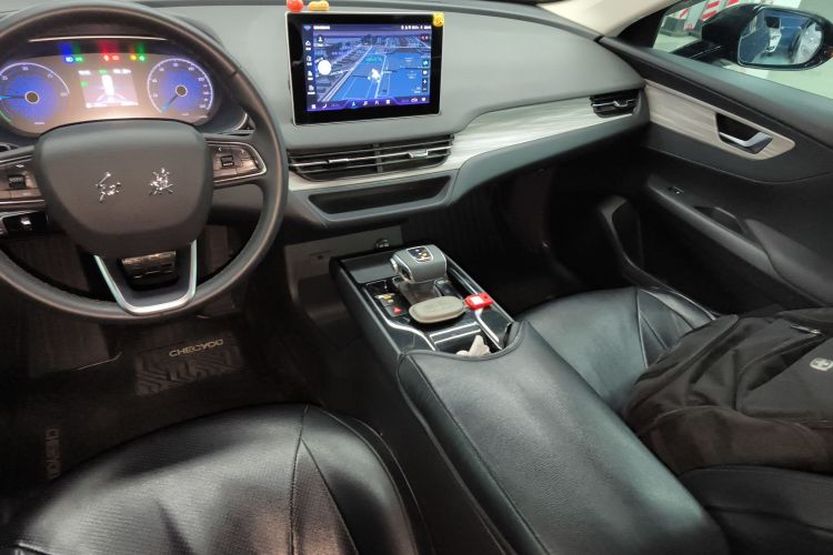 红旗E-QM5 2024款 610km PLUS中控内饰18