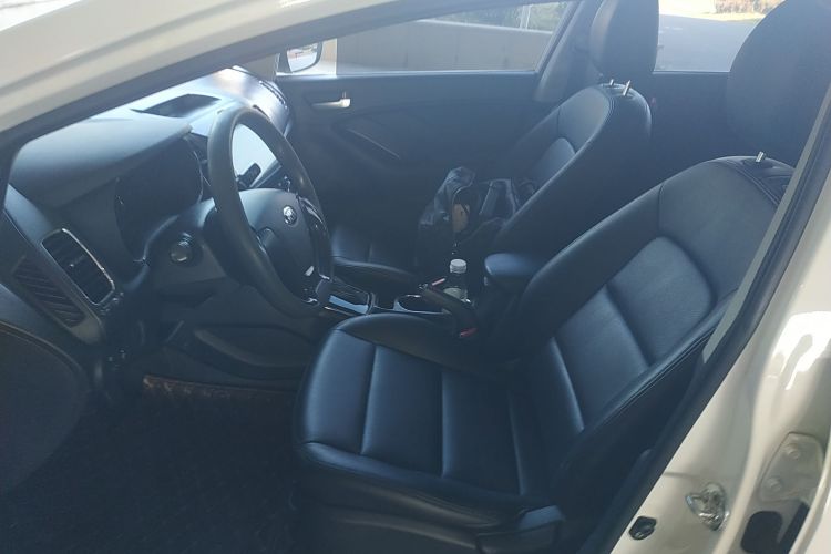 起亚K3 2017款  1.6L 自动15周年特别版GLS中控内饰19