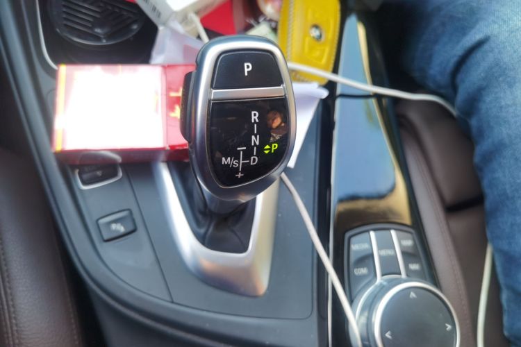 宝马3系 2018款 320Li 领先型M运动套装中控内饰18