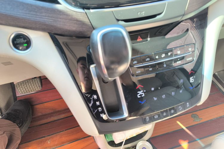 别克GL8 2018款 ES 28T 舒适型 国VI中控内饰18