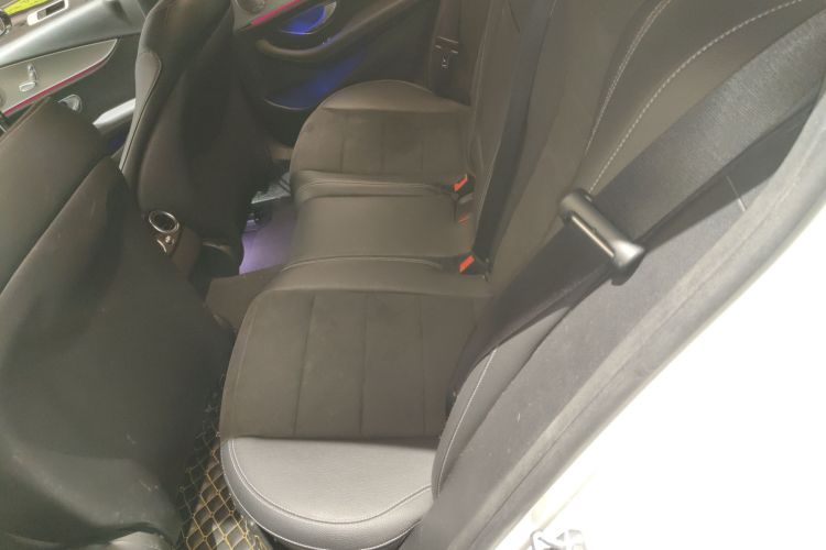 奔驰E级 2017款 E 200 运动型中控内饰21