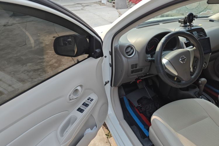 日产 阳光 2015款 1.5XE CVT舒适版中控内饰20