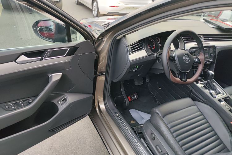 大众 迈腾 2018款 330TSI DSG 领先型中控内饰7003