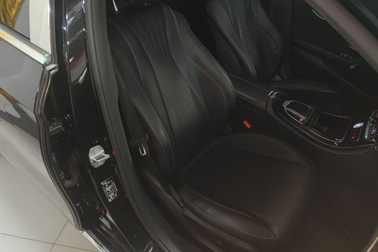 奔驰E级 2017款 E 200 L 4MATIC局部细节41