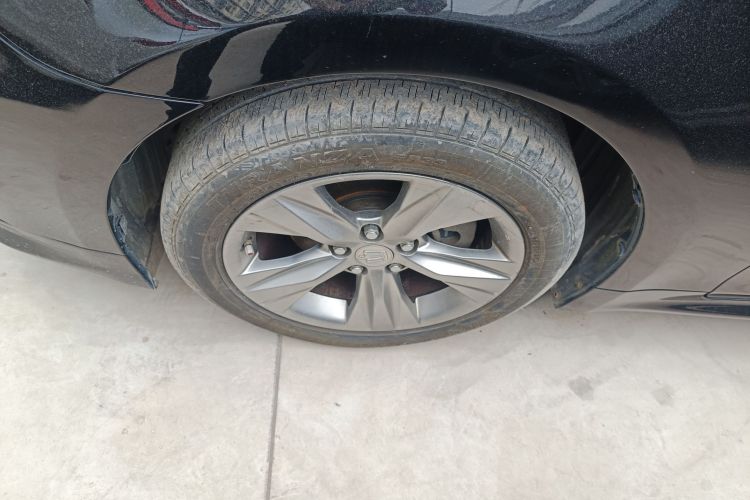 丰田 皇冠 2015款 2.5L 智享版车身外观35