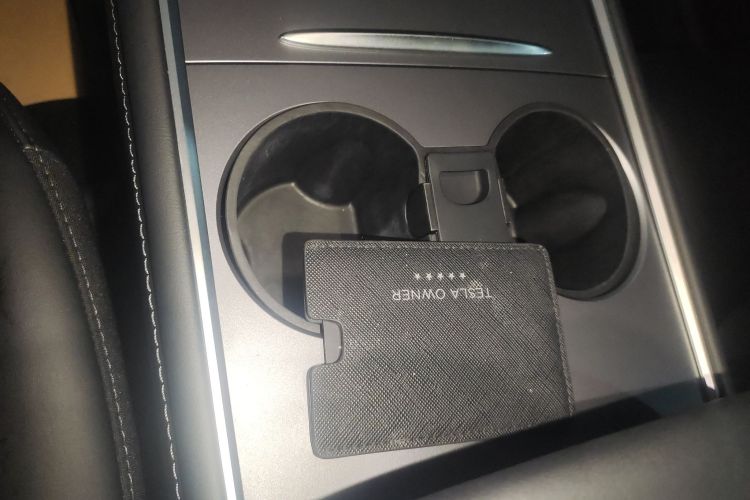 特斯拉 Model Y 2022款 改款 后轮驱动版中控内饰7001