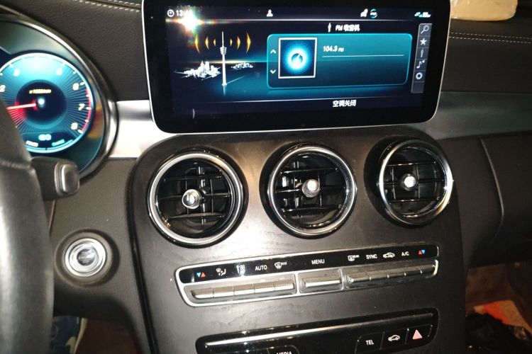 奔驰C级 2019款 改款 C 260 L 运动版局部细节16