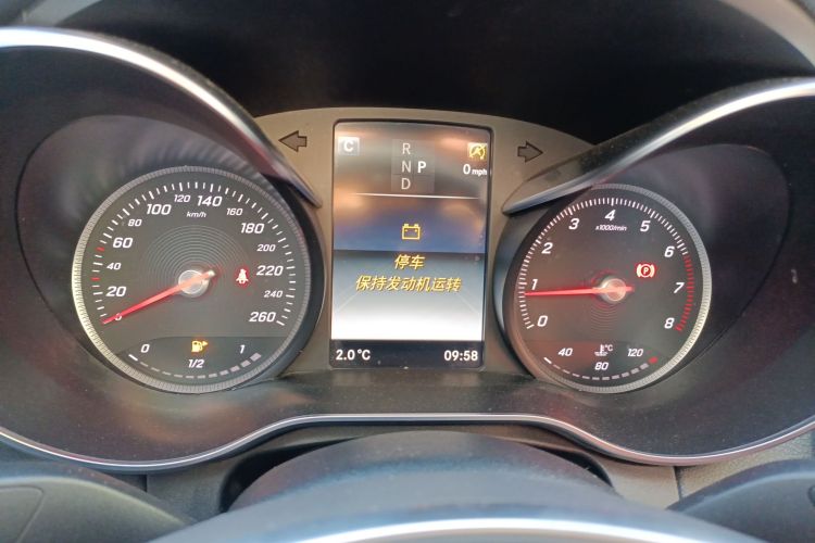 奔驰C级 2018款 C 200 运动版中控内饰14