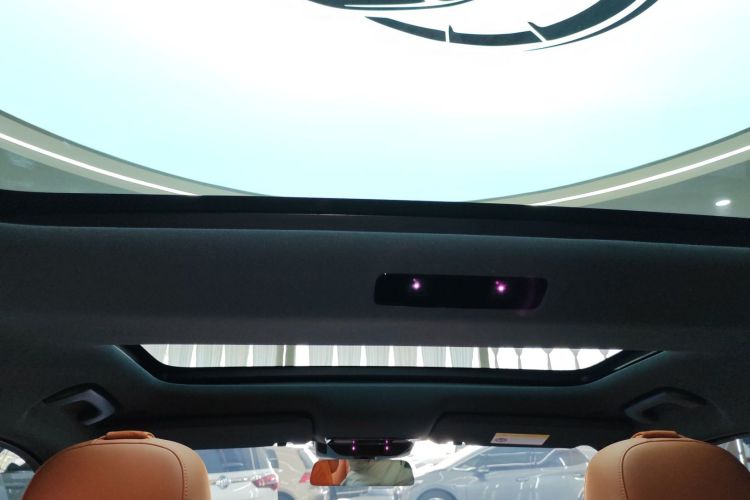 理想汽车 理想L8 2023款 Pro中控内饰22