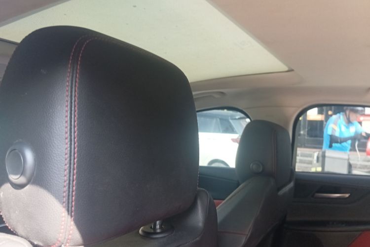 捷豹XE 2017款 2.0T 200PS R-Sport局部细节22