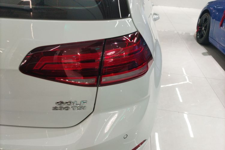 大众 高尔夫 2018款 230TSI 自动舒适型车身外观9