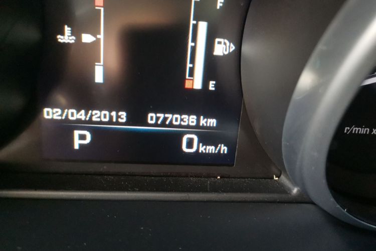 路虎 揽胜极光(进口) 2014款 2.0T 5门耀动版中控内饰15