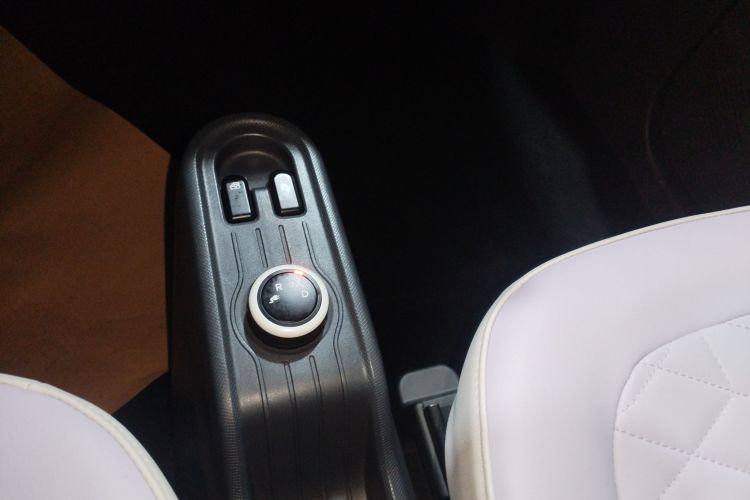 五菱汽车 宏光MINIEV 2022款 马卡龙缤纷款 磷酸铁锂中控内饰18