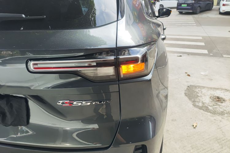 长安CS55PLUS 2024款 第三代 1.5T DCT卓越型车身外观9