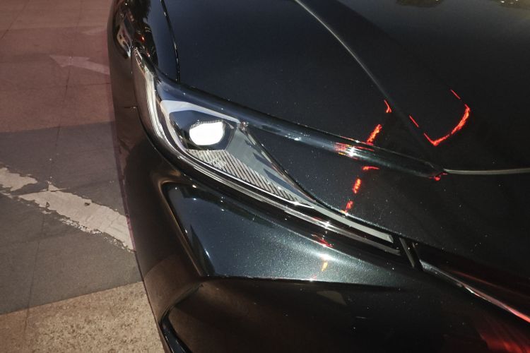 丰田 凯美瑞 2024款 双擎 2.0HE 精英版车身外观8