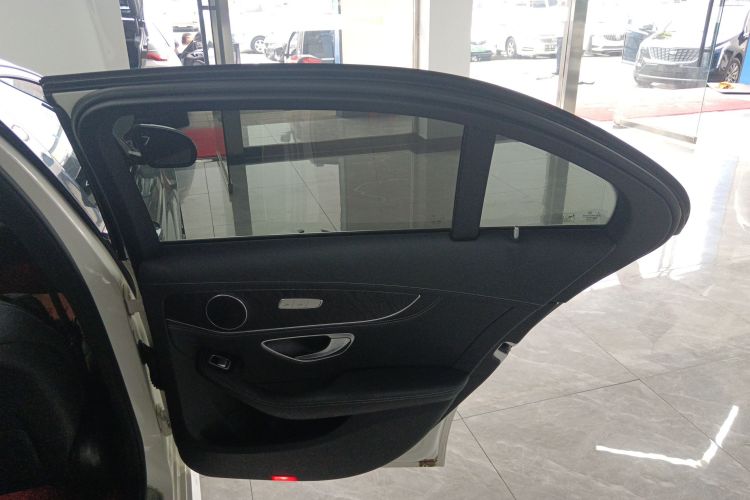 奔驰C级 2018款 C 180 L 时尚型运动版中控内饰45