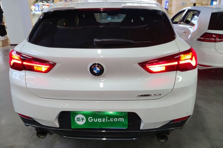 宝马X2 2023款 xDrive 25i 曜熠版车身外观6