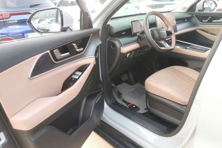 奇瑞 瑞虎8 L 2024款 2.0T 两驱豪华版 5座中控内饰7003