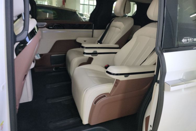 比亚迪 夏 2025款 DM-i 1.5T 180km 超越型中控内饰7004