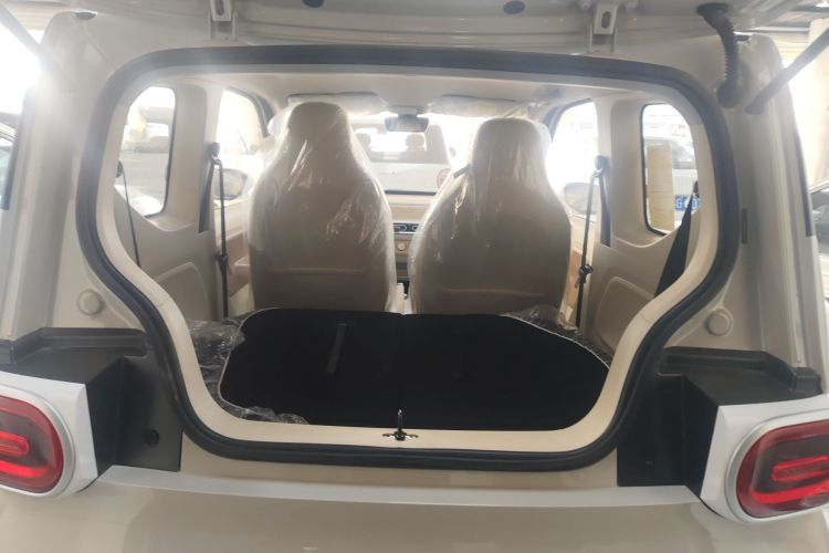 五菱汽车 宏光MINIEV 2024款 第三代 215km 青春版机舱底盘23