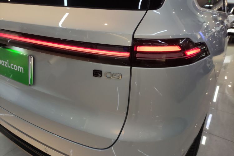 深蓝汽车 深蓝S09 2025款 四驱Ultra+ 高定版车身外观9