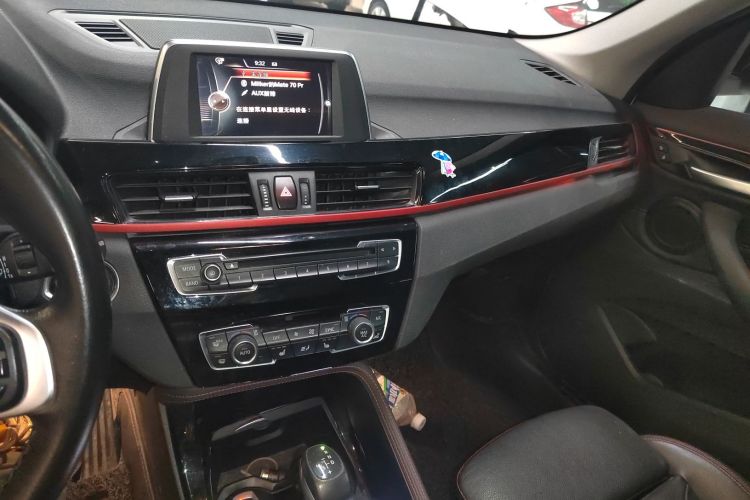 宝马X1 2016款 sDrive20Li 豪华型中控内饰16