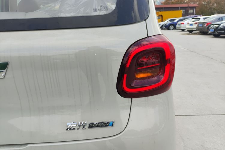 五菱汽车 宏光MINIEV 2025款 四门版 进阶款车身外观9