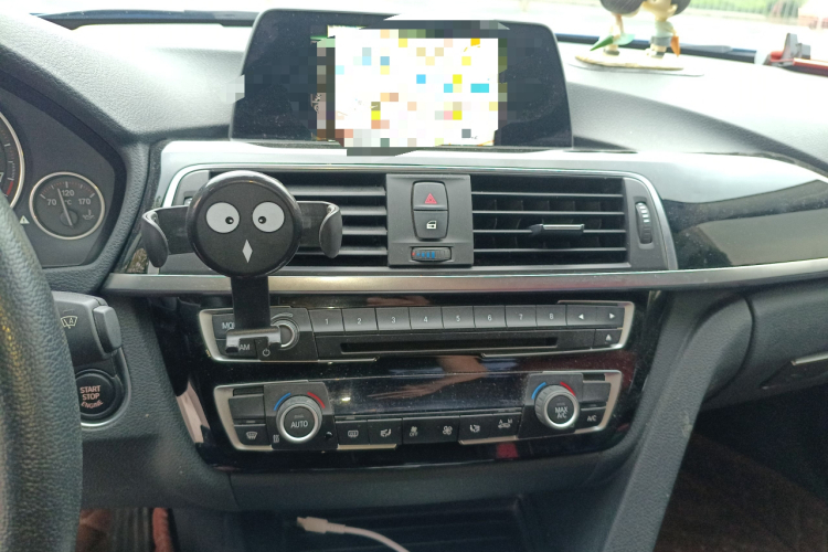 宝马3系 2017款 320Li M运动型中控内饰16