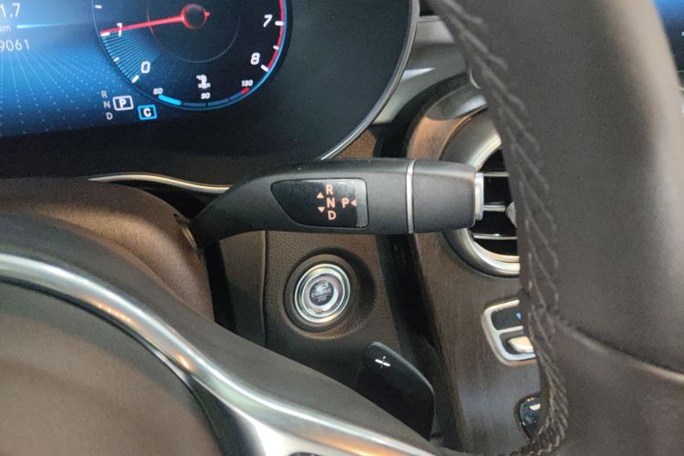 奔驰GLC 2020款 改款 GLC 260 L 4MATIC 动感型局部细节18