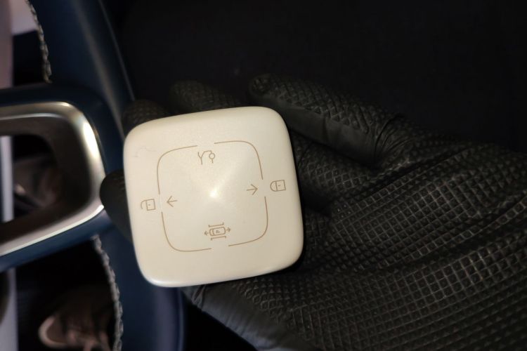 极氪001 2024款 WE版 100kWh 后驱中控内饰7001