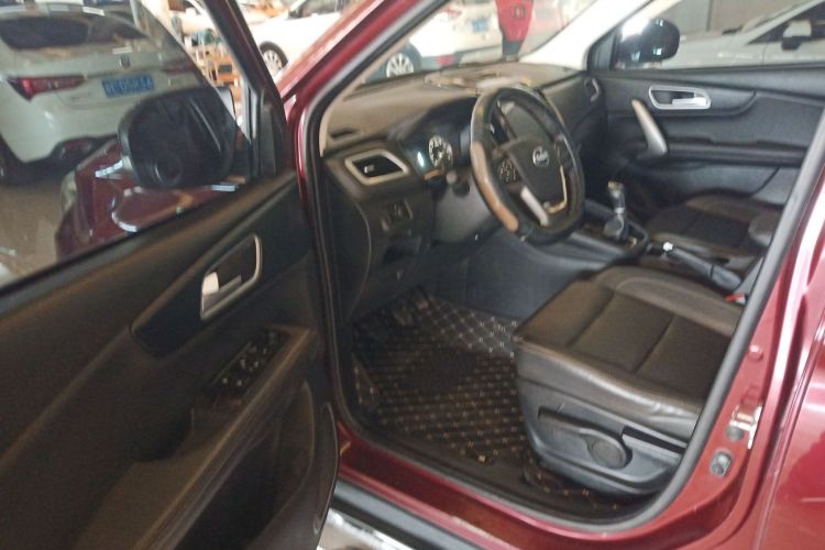 SWM斯威汽车 SWM斯威X7 2016款 1.8L 手动豪华型 7座中控内饰20