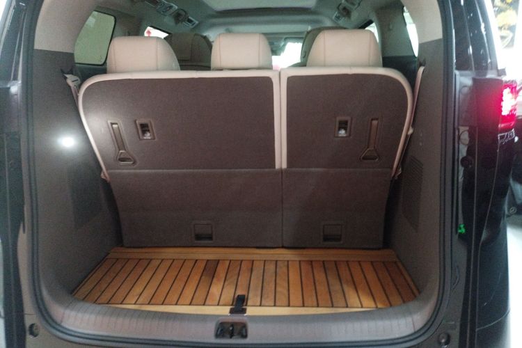 腾势D9 2022款 DM-i 1040 尊贵型局部细节23