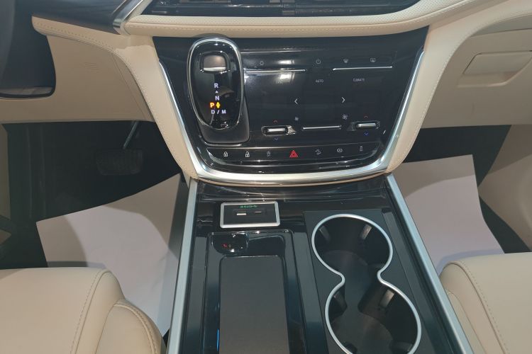 别克GL8 2022款 ES陆尊 653T 豪华型中控内饰18