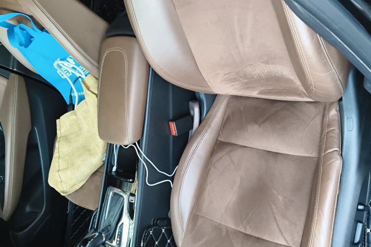 别克 君威 2019款 20T 精英型 国VI中控内饰19