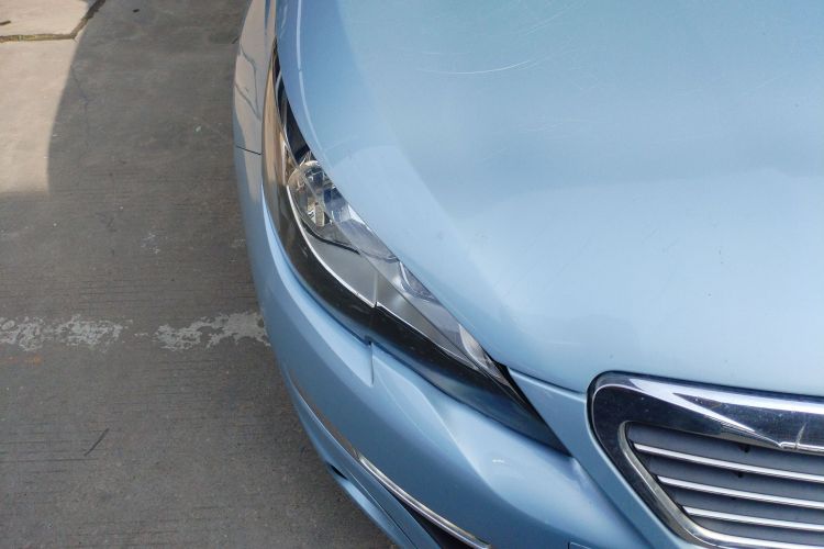 标致308S 2015款 1.2T 自动劲驰版车身外观8