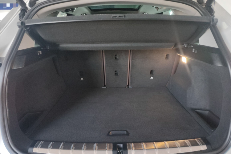 宝马X1 2022款 sDrive25Li 领先型机舱底盘23