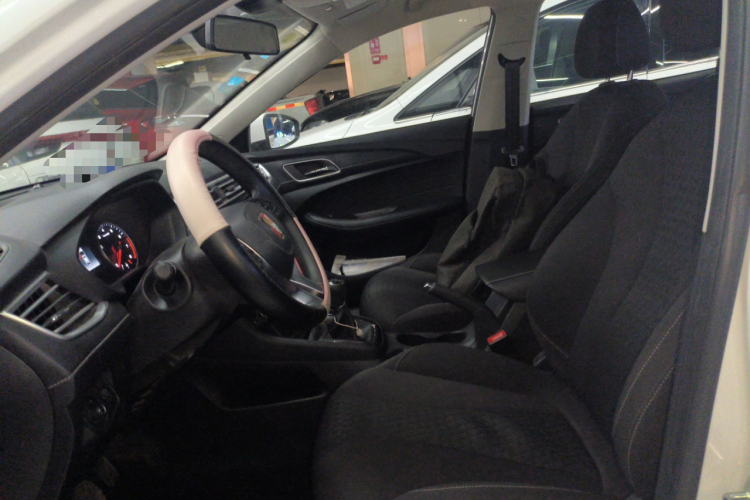 荣威i5 2019款 1.5L 手动4G互联领豪版中控内饰19